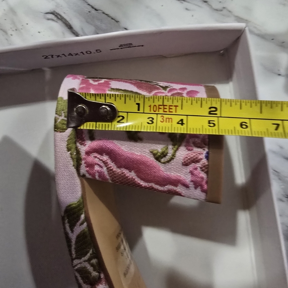 Size 7.5! Katy Perry Collections Floral Sandals in Pink and Green - Picture 9 of 11